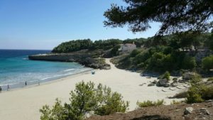 La plage de Sainte Croix est le repère des locaux où se baigner à Marseille. 