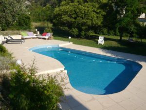 Profitez d'une piscine privée pour une baignade à Marseille !