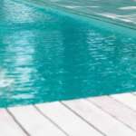 piscine avec eau trouble