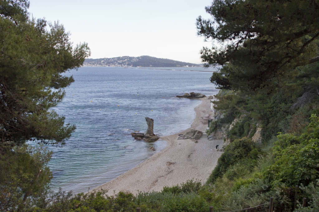 Pour un EVJF, rendez-vous à la plage de la Mitre à Toulon 
