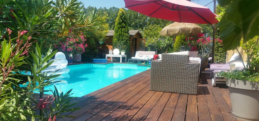 piscine à 20 minutes de Montpellier, idéal pour un EVJF 