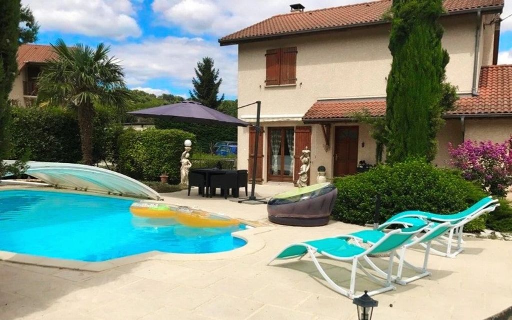 Location jardin privée avec piscine proche Grenoble