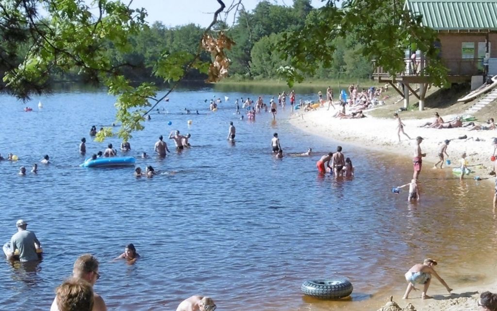 Le Plan d'eau de Saint-Estèphe en Dordogne