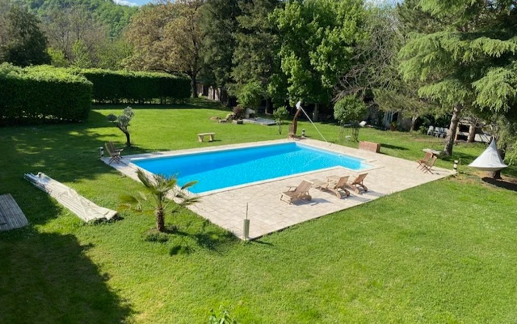 Piscine privée à Sauveboeuf en Dordogne