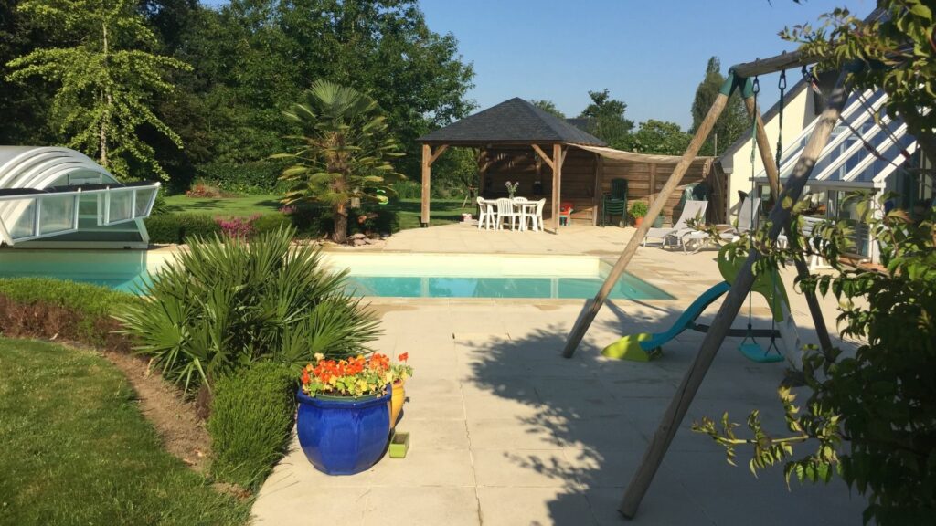 Location de piscine chauffée en Bretagne pour un anniversaire